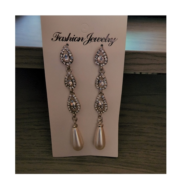 Crystal Pearl Bridal Earrings - Picture 7 of 8